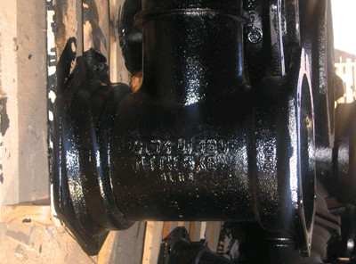Cement Lining Swivel Hydrant Tee Ductile Iron Material AWWA C153 Standard